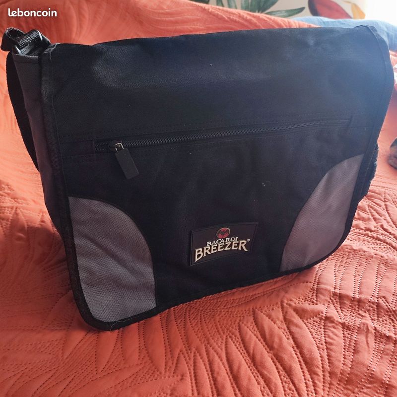 Sac besace Bacardi breezer (image 1)