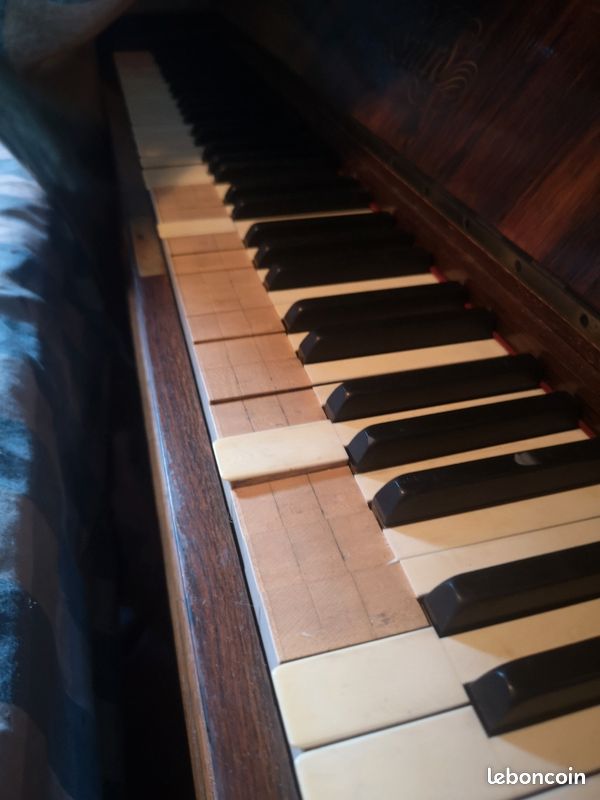 Piano droit Erard (image 4)