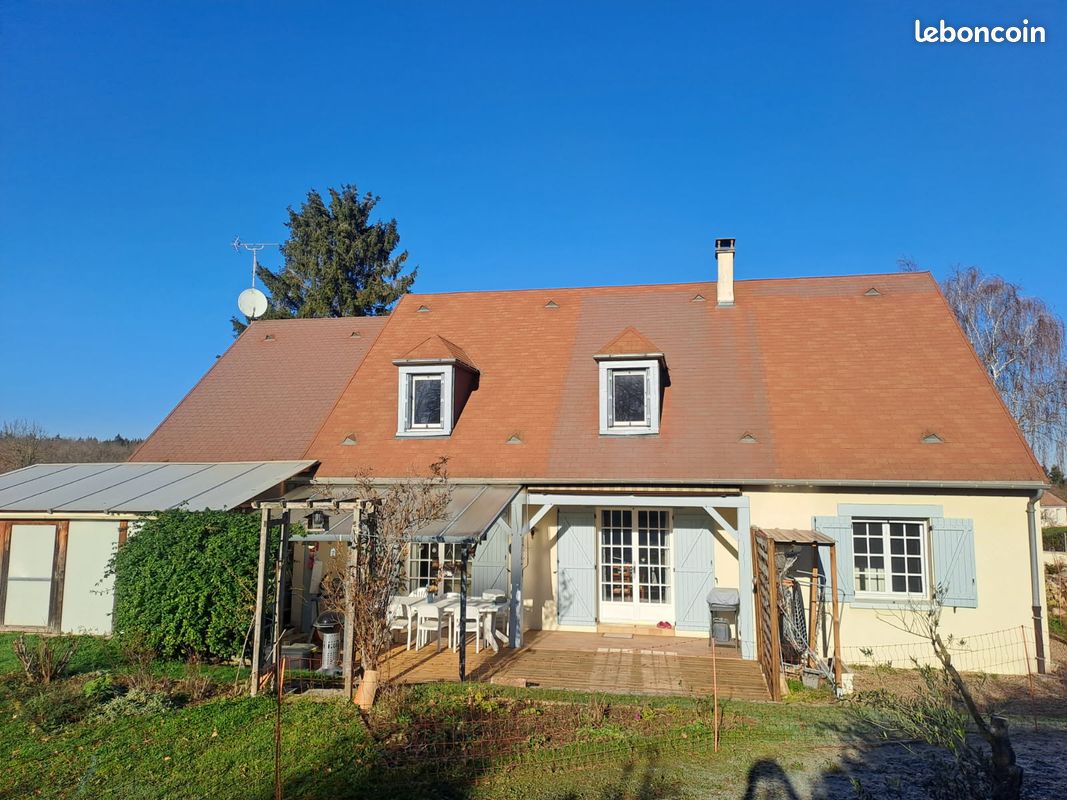 Maison 7 pièces 170 m² · à Huriel · 170 m² · 210 000 €