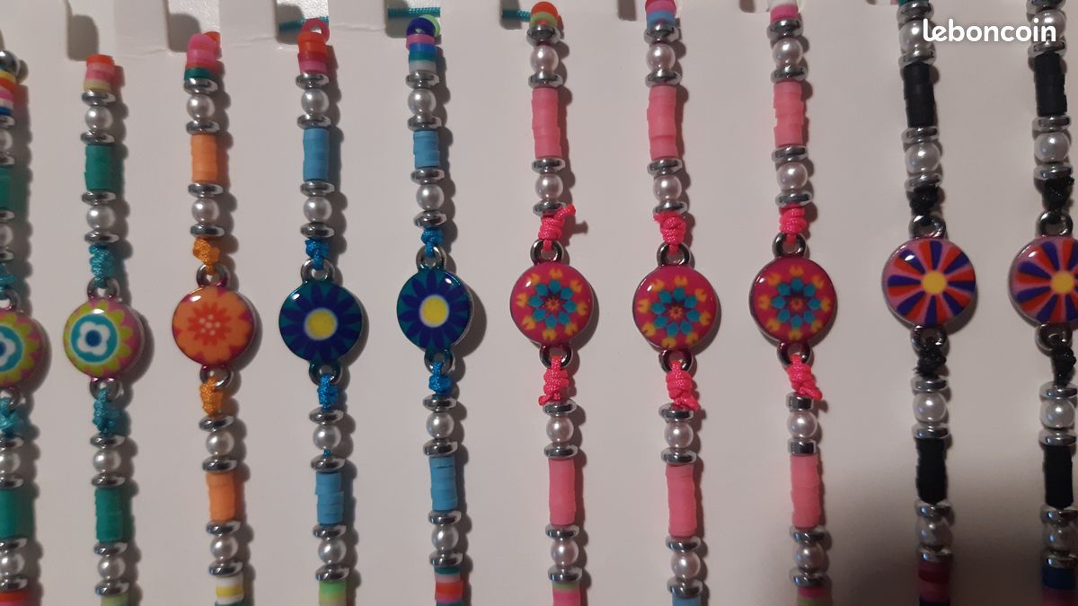 Bracelet (image 1)