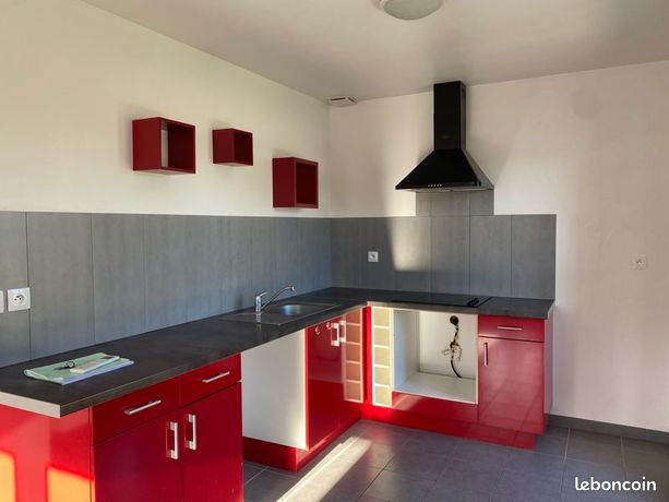 Maison à louer 3 pièces 875 euros
