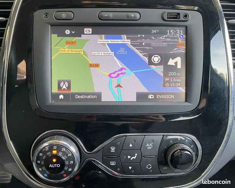 Renault CAPTUR 1.5 DCI 90CH STOP&START ENERGY INTENS ECO² EURO6 2016 (image 9)