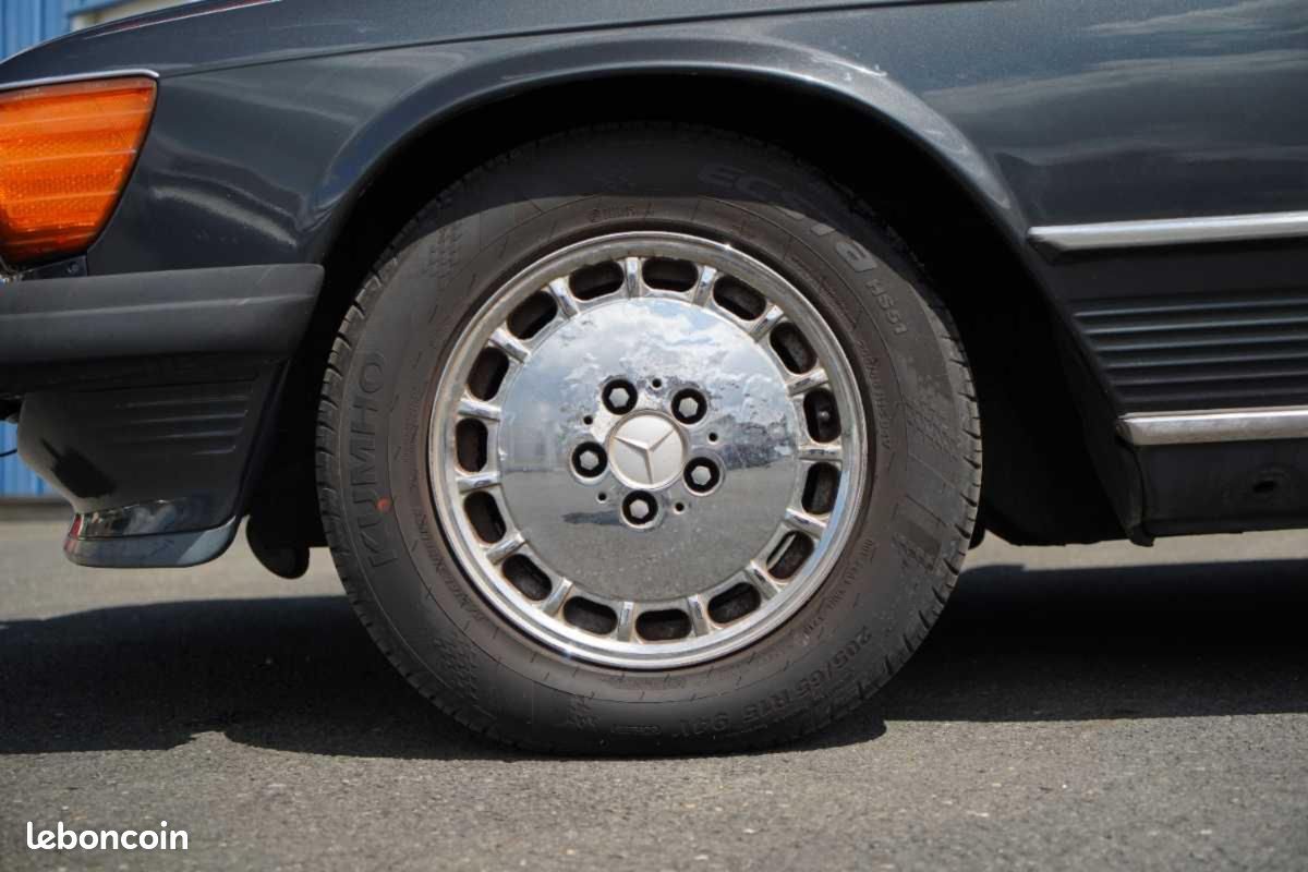 Mercedes 560 SL (image 15)