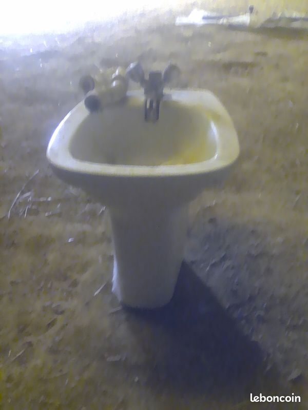 Bidet (image 1)