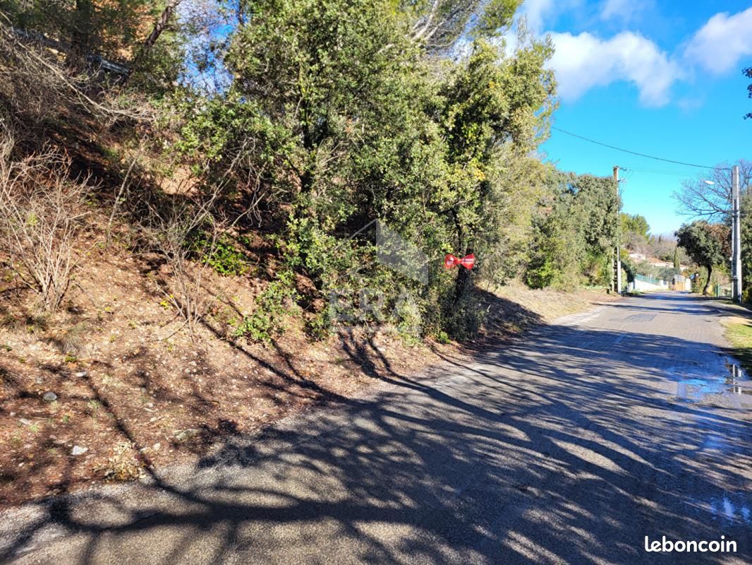 Terrain 1 073 m² Peyruis · 32 000 €