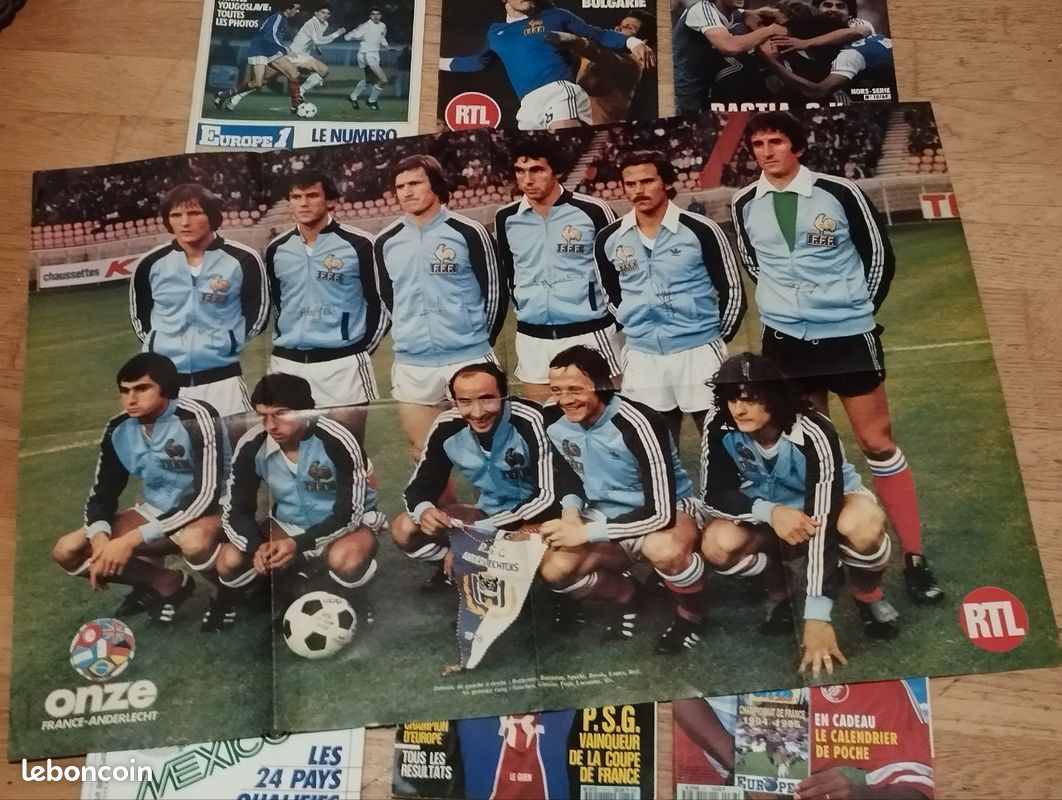 Lot De 118 Affiches Onze Mondial - Joueurs, équipes De Football - Multicolore