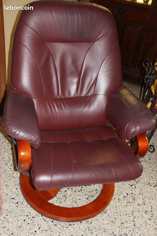 Fauteuil cuir pour salon télé en tres bon état avec repose pieds assorti (image 5)