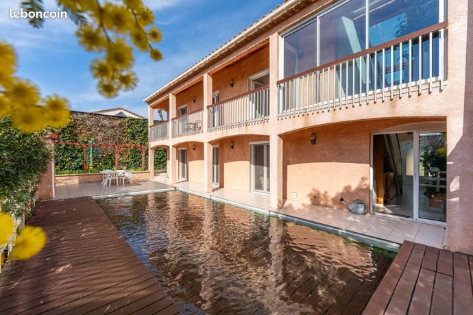 Maison 8 pièces 205 m²