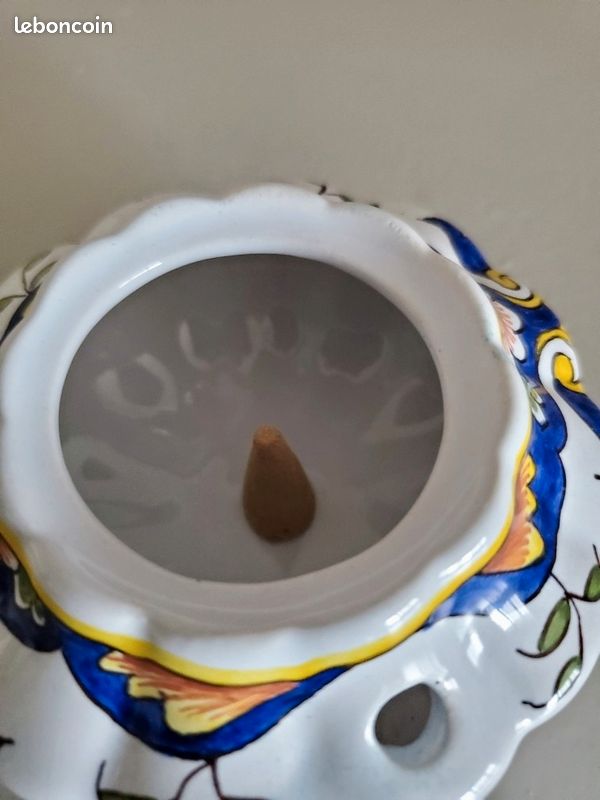 Pot / boite / diffuseur de parfum en porcelaine (image 4)