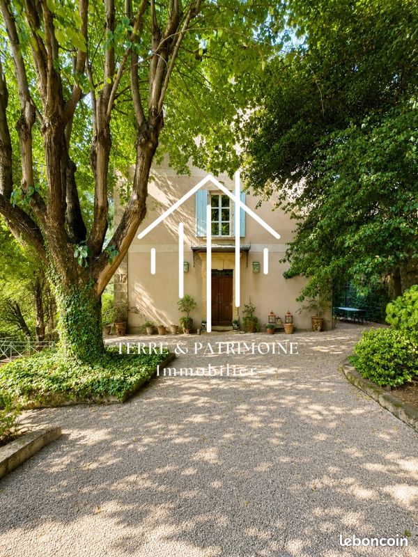 Maison 9 pièces 220 m² · à Vals-les-Bains · 220 m² · 590 000 €