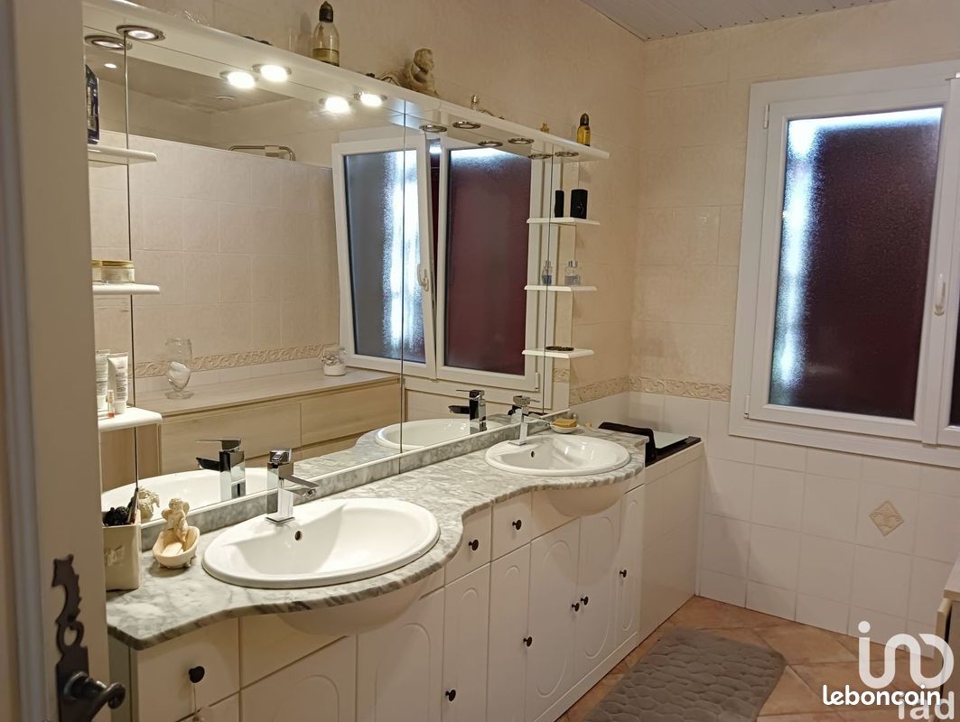 Longère 7 pièces 184 m² - Sainte-Verge 79100 (image principale 16)