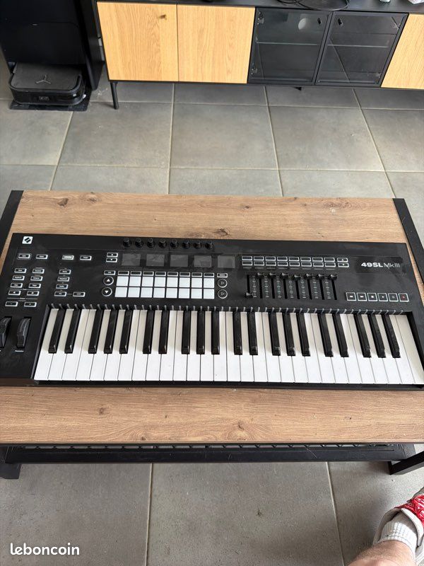 Clavier midi novation 49SL mkIII (image 1)