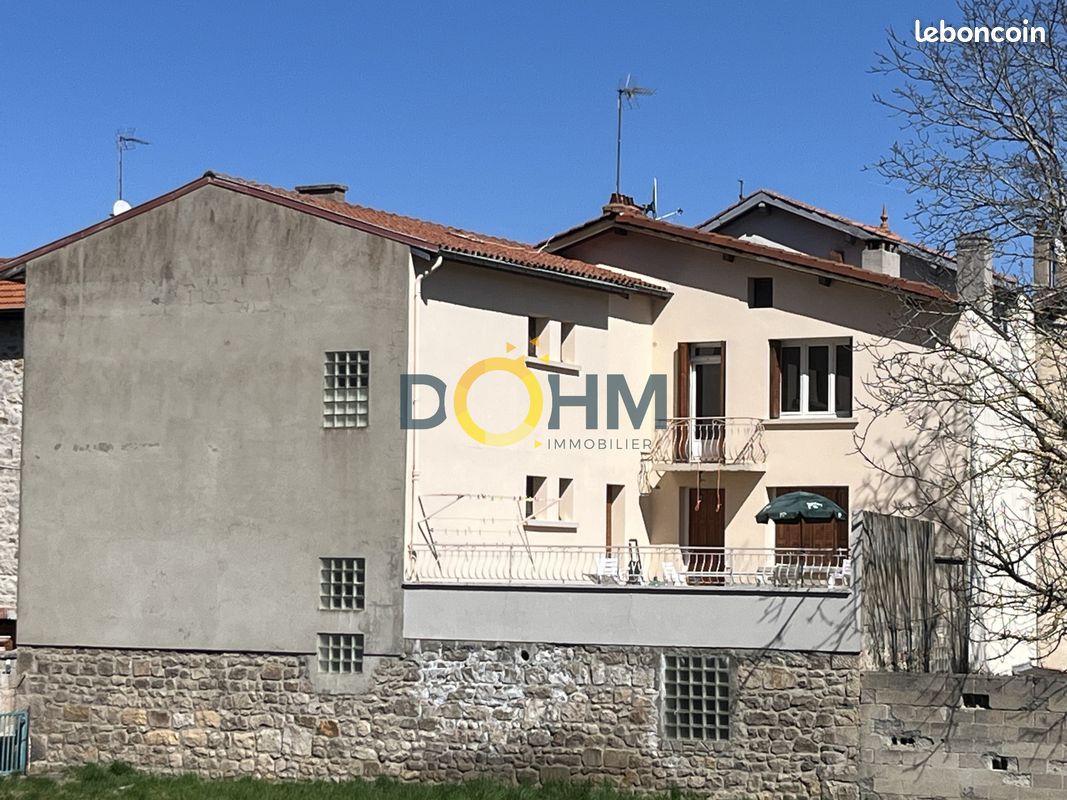 Immeuble 270 m² · à Saint-Bonnet-le-Château · 270 m² · 177 000 €