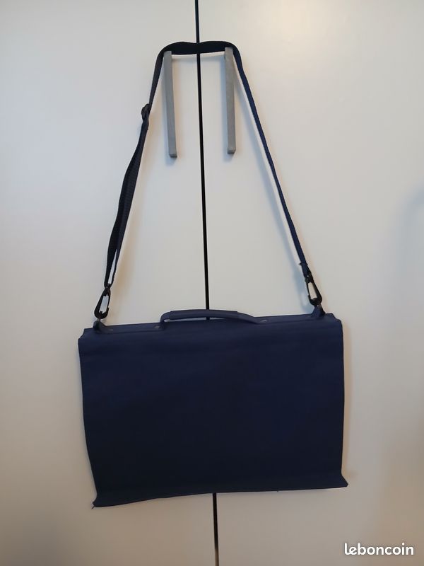 Cartable toile enduite bleu marine, 39x29, poignée, sangle réglable et amovible, intérieur fonctionnel (image 2)