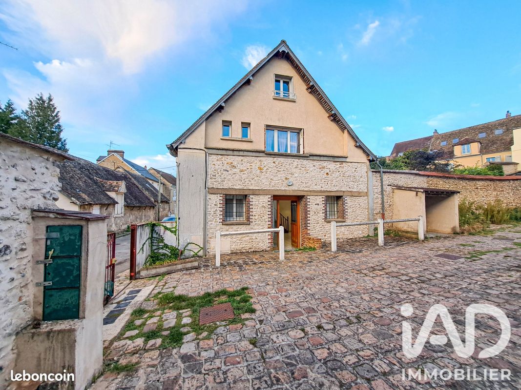 Maison 4 pièces 95 m² · à Houdan · 95 m² · 1 200 €/mois