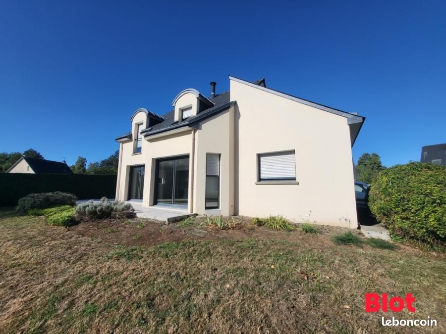 Maison 6 pièces 172 m² · à Romillé · 172 m² · 1 240 €/mois