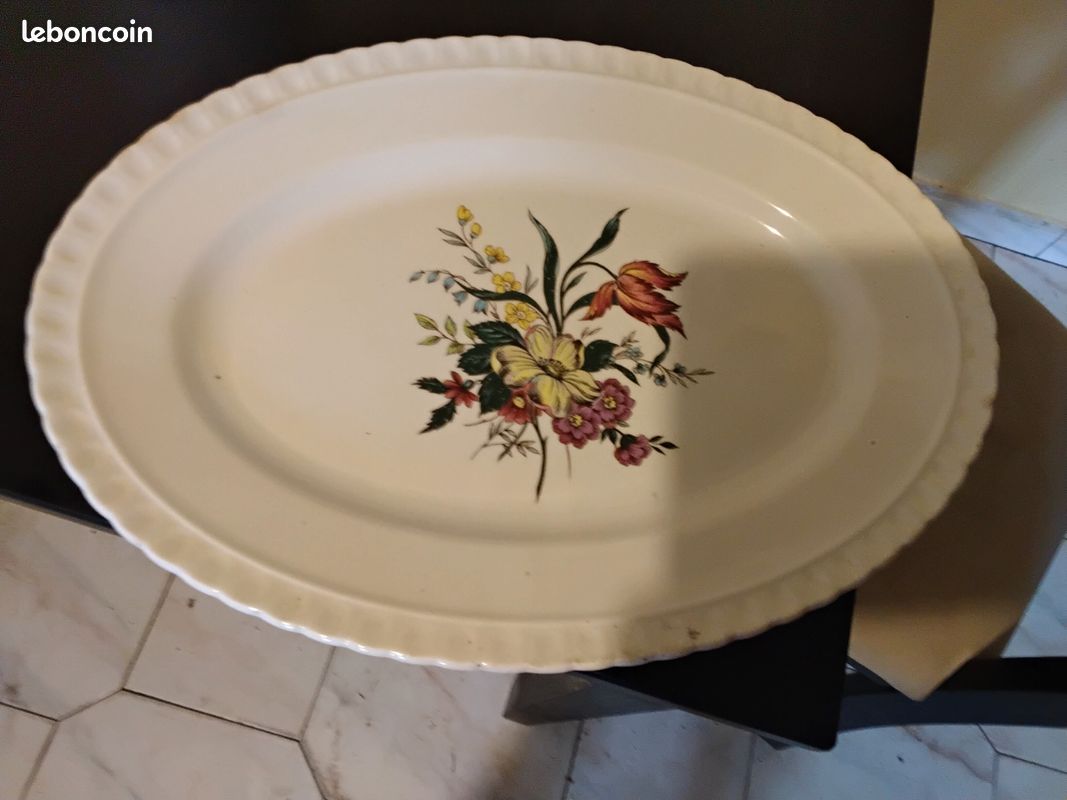 PLAT de SERVICE ANCIEN (image 1)