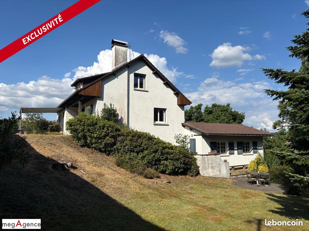 Maison 8 pièces 147 m² · à Favars · 147 m² · 179 000 €