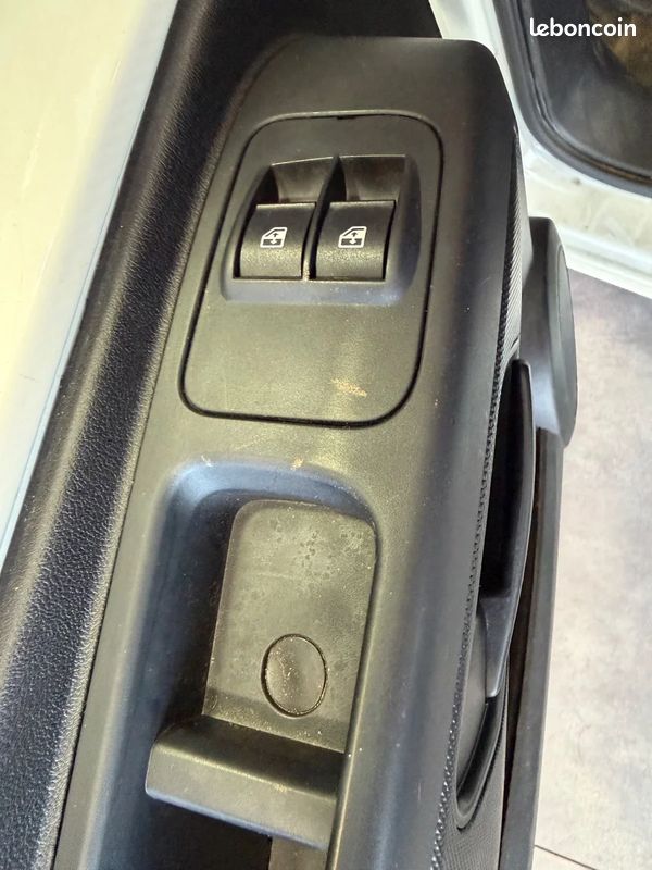 Fiat fiorino tole 1.3 16v multijet 80 class ii pack mp3 clim (image 23)