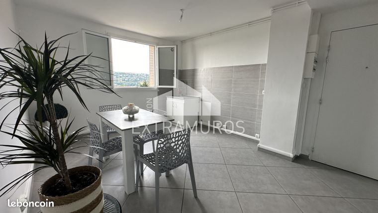 https://img.leboncoin.fr/api/v1/lbcpb1/images/3d/c4/d3/3dc4d3aa5ea18557483713807a3769f548e89794.jpg?rule=ad-image