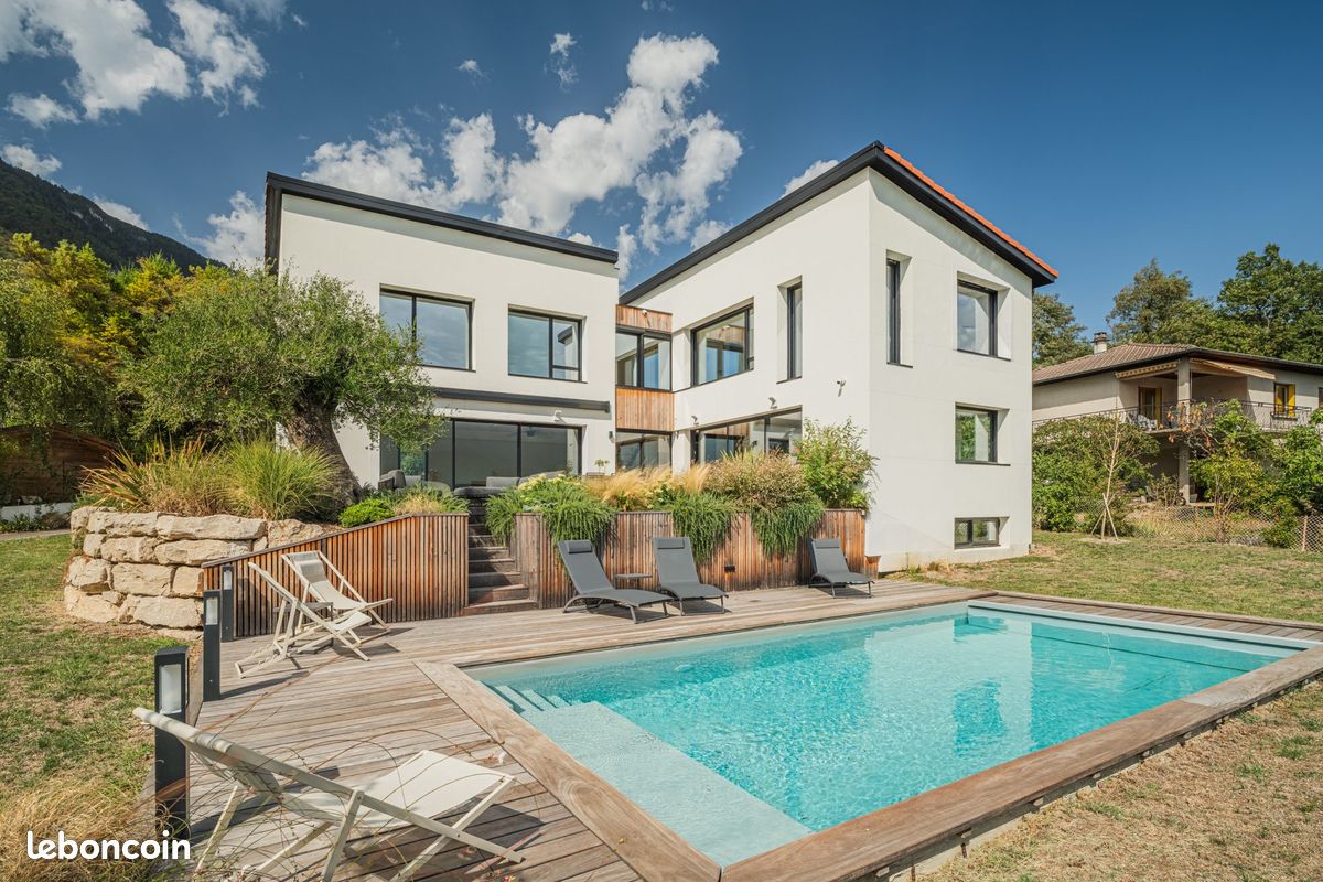 Maison 7 pièces 240 m² · à Saint-Ismier · 240 m² · 1 290 000 €