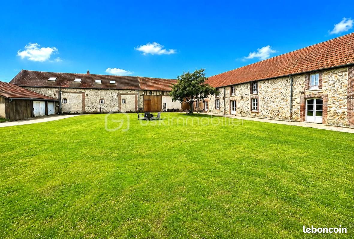 Maison 15 pièces 400 m² · à Épernon · 400 m² · 735 000 €