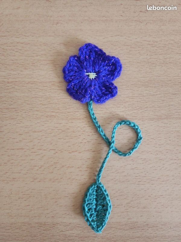 Handmade Purple Flower Bookmark (Crochet) (image 2)