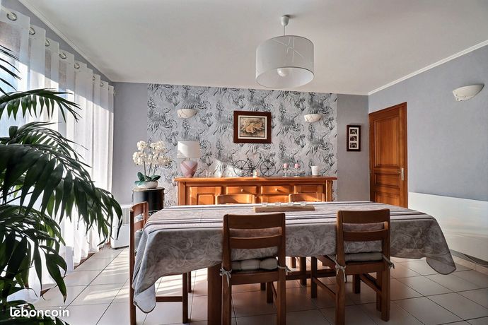 Maison 9 pièces 255 m²