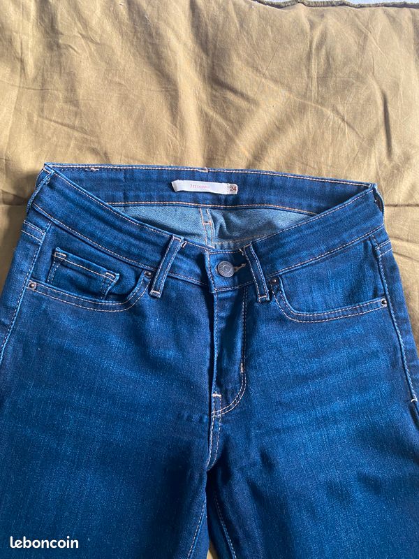 Jeans Levi’s. Coupe skinny taille 24 (image 2)
