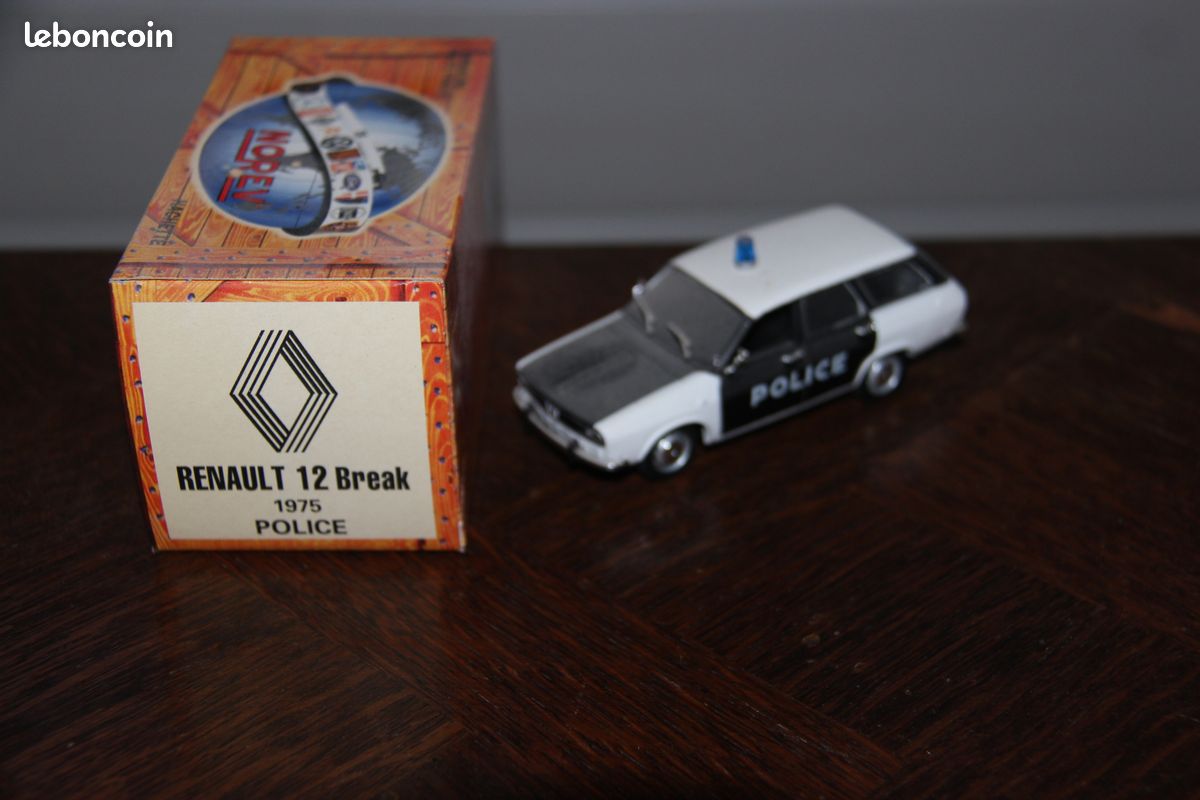 RENAULT 12 1970 Bleu ALTAYA 1:43 de reference N°036