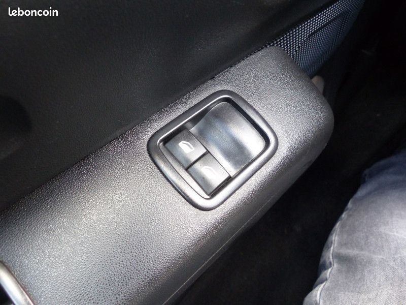 Citroen C3 PURETECH 82CH GRAPHIC (image 31)