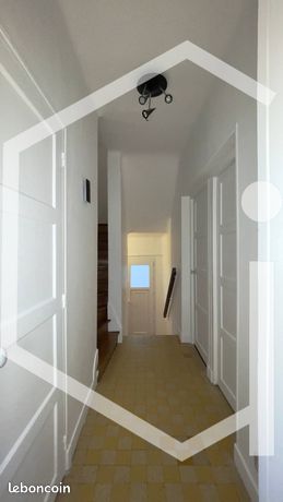https://img.leboncoin.fr/api/v1/lbcpb1/images/3d/cd/24/3dcd2416c754453d0da487cc1b340c1b07a581c6.jpg?rule=ad-image