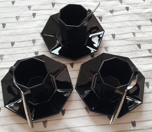 Tasses Et Soucoupes Vintage Arcoroc Publicitaires Esso Octogonales - Lot Ancien, Noir