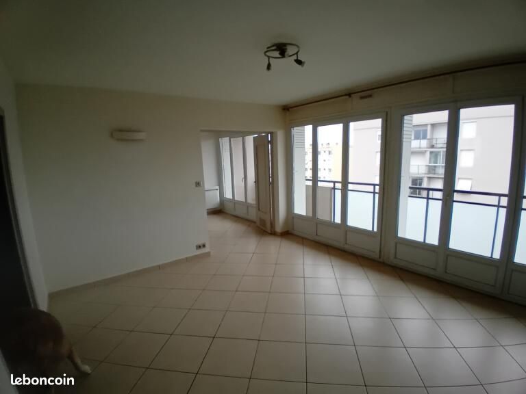 Appartement 4 pièces 74 m² · à Guilherand-Granges · 74 m² · 159 000 €