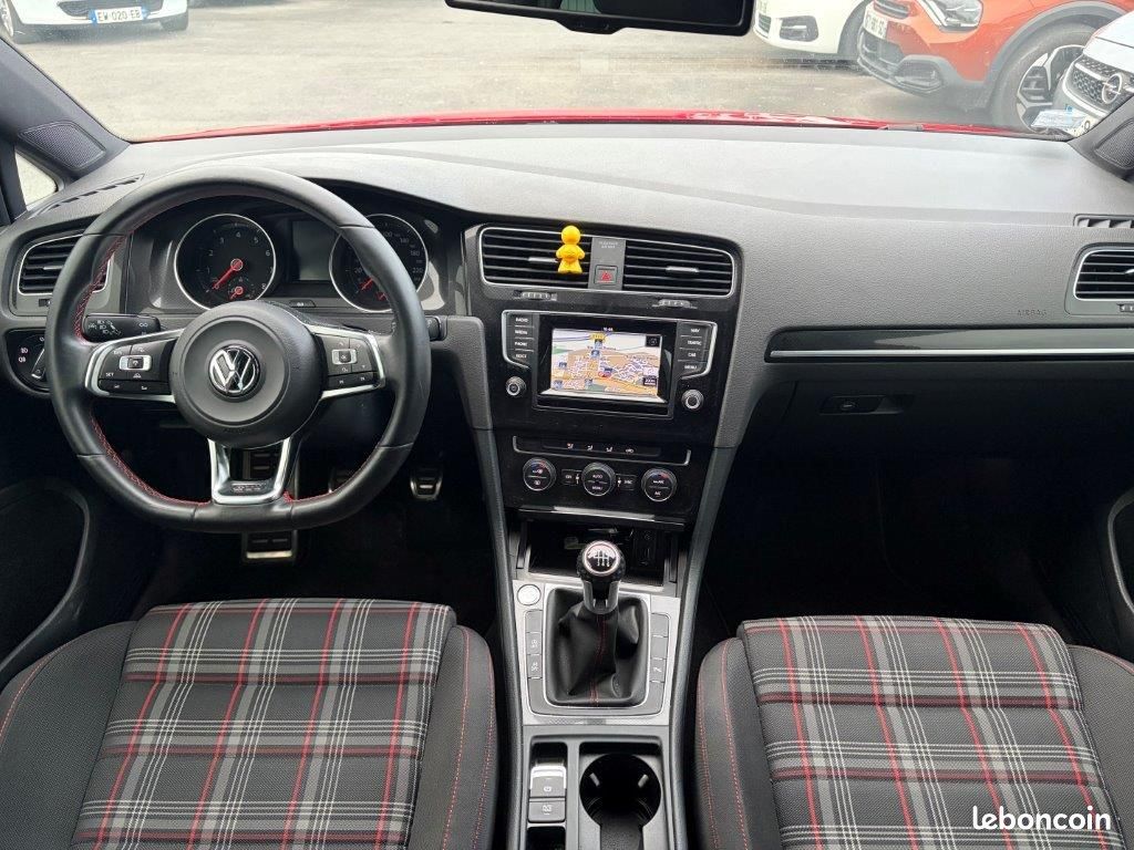 VOLKSWAGEN GOLF VII GTI 2.0 220ch / CarPlay sans fil / Bluetooth / 5 portes / Radars / AutoHold / Feux automatiques (image 4)