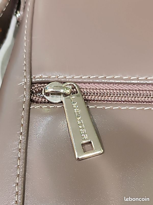 Sac à Main Lancaster Petit Modèle - Toile Siglée Taupe Et Cuir Verni - Occasion Très Bon état