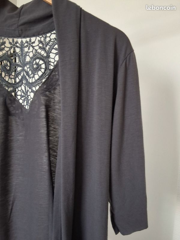 Gilet femme manches courtes gris broderie dans le dos (image 3)