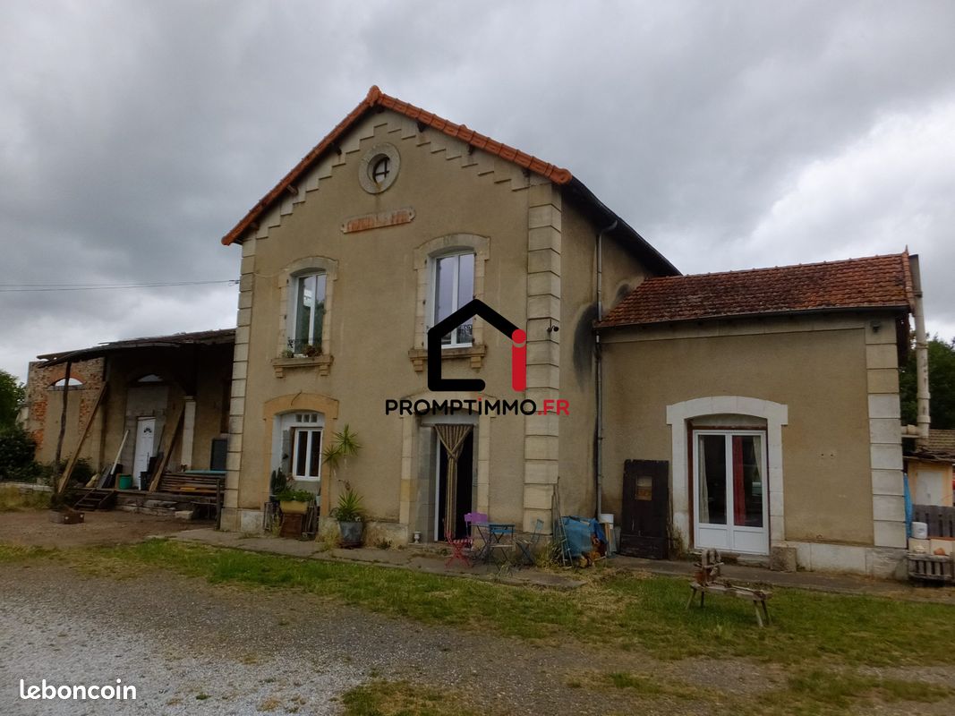 Maison 7 pièces 128 m² · à Charenton-du-Cher · 128 m² · 134 500 €