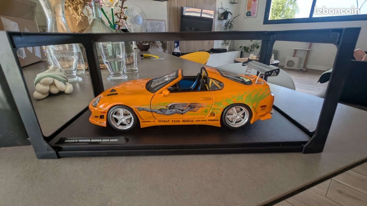 Toyota supra fast and furious solido 1/18 (image 3)