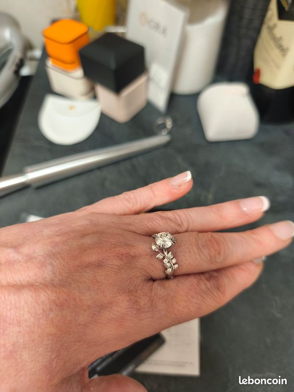 Bague Femme LODIE Rhodium Fleur - 7 Diamants CZ, Taille 55, Neuve Avec étiquettes