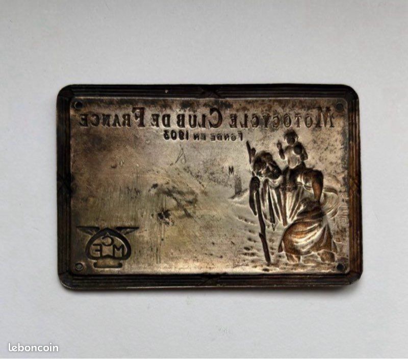 Plaque émaillée A Dischamps – Brassac-les-Mines – Vélo/moto Ancien – Collection