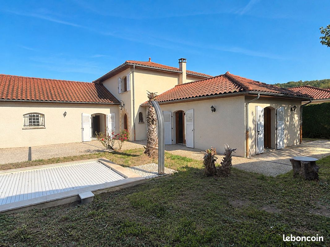 Maison 6 pièces 162 m² · à Nohanent · 162 m² · 441 000 €