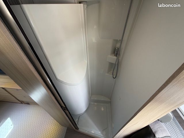 Adria 640 SGX + Fourgon aménagé (image 7)