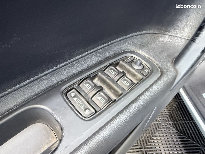 Volvo C70 CC 2.0 D 136CH KINETIC (image 7)