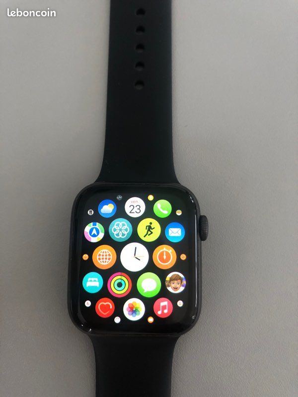 Apple Watch 4 44mm GPS (image 9)