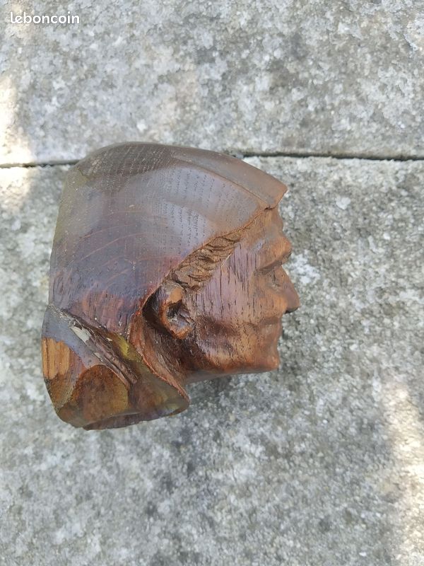 Tête en bois sclupté (image 4)