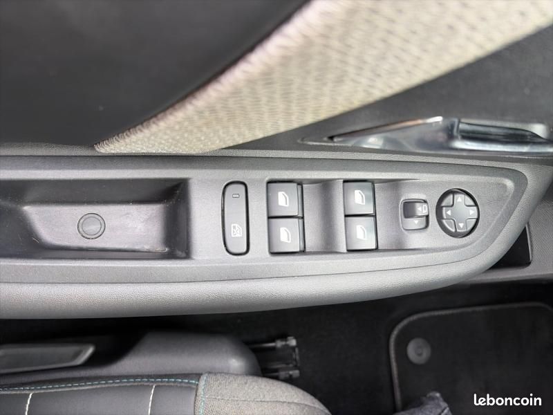 Citroen C4 Moteur électrique 136ch (100 kW) Shine Automatique (image 20)