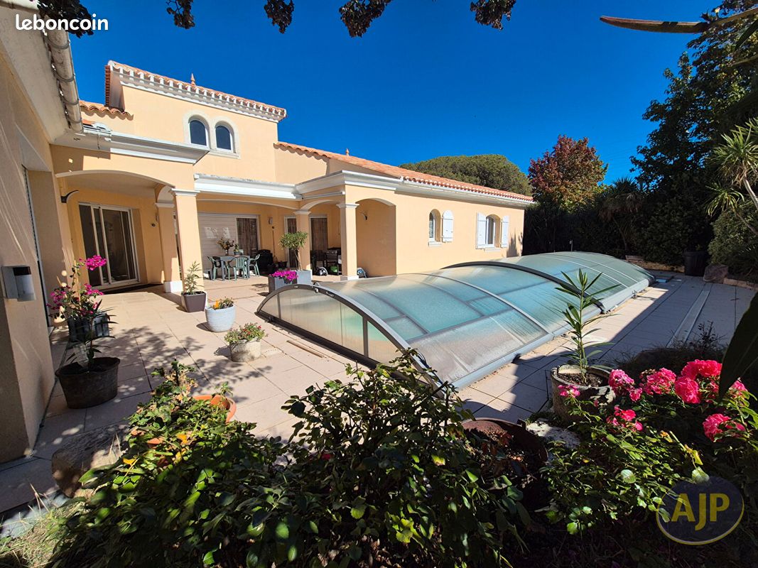 Maison 6 pièces 213 m² · à Challans · 213 m² · 529 900 €