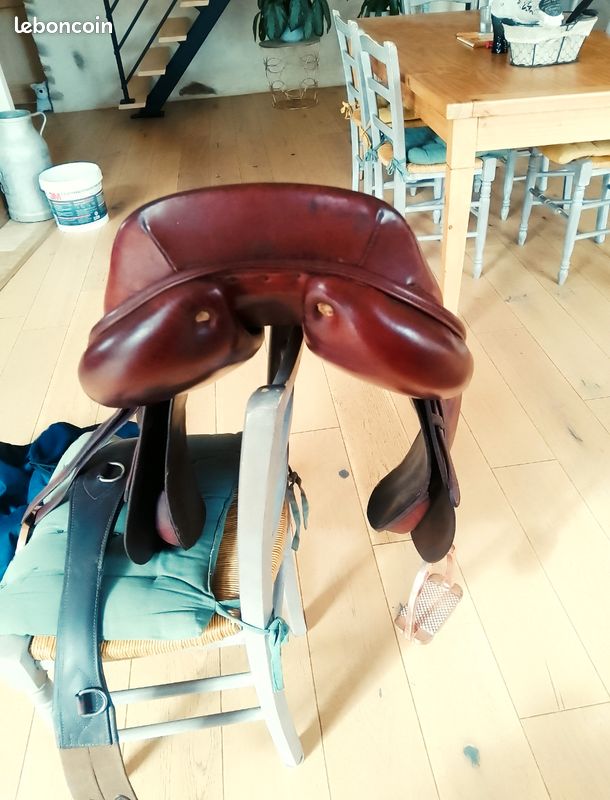 Selle D'Équitation Barnsby Noire Taille 17,5 Pouces - Occasion - Vendue à L'Origine En 2014