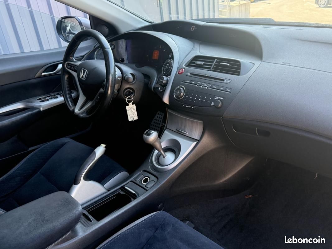 Honda Civic 2.2 i-CTDI 140cv Executive (image 10)